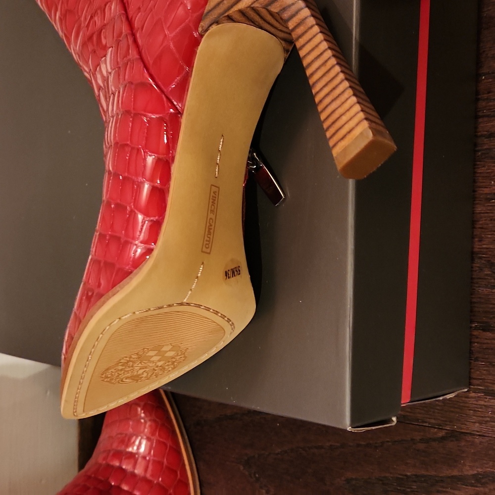 Vince Camuto Nver Been Worn Red Knee High Boots, size 5 1/2 - Picture 3 of 3